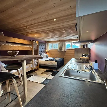 Apartment Bel Air, Univers Fantastique